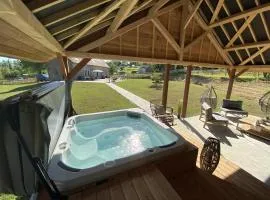 Chaignonnières Roulotte 19pers jacuzzi 15min mer