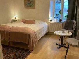 Lantgård nära stad, fiske o golf，位于马尔默的酒店