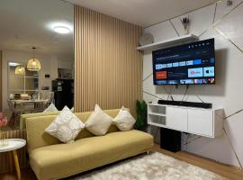 Raven's Nest Cozy Condo with Netflix Wi-fi in Imus，位于伊穆斯的公寓