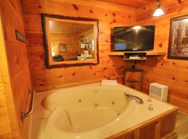 Alpine Mountain Sweetheart Cabin Jacuzzi #8，位于海伦的酒店