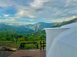 GLAMPING ASTRODOME EN PACHO，位于帕乔的酒店