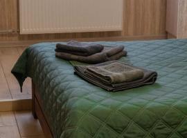 Затишна студія, 5 хвилин від Південного вокзалу，位于哈尔科夫的自助式住宿