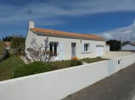 Maison lumineuse avec jardin près de la plage - 2 chambres, animaux acceptés, WIFI, parking - FR-1-540-286