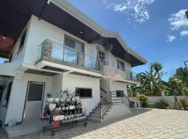 Sonrisa - Golden Meadows by Hiverooms