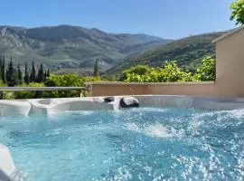 RELAX apartment Split area with private jacuzzi on terrace with mountain view