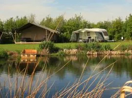 Caravan met wijds uitzicht