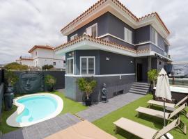 Entire Home Meloneras BBQ Jacuzzi PoolGolf，位于梅罗那瑞斯的酒店