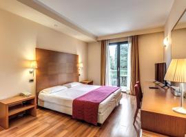 Luna Hotel Lago Maggiore Arona，位于奥雷吉奥卡斯特罗的酒店