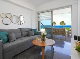 Jenny - Beachfront Apartment