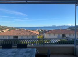 T2 clim 54m2, 17m2 de terrasse très belle vue mer，位于利勒鲁斯的海滩短租房
