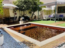 Villa Paradise, urban oasis by -Toprentalsbarcelona-，位于埃斯普卢加·德·隆布雷格桑提德丰斯附近的酒店