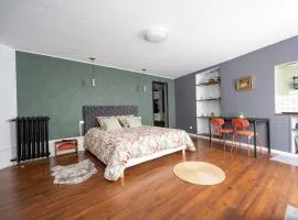 Appartement spacieux et élégant avec jardin