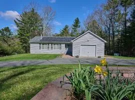 Spacious Catskills Serenity nearby Delaware River Gap w Game Rm Pet Friendly and Fenced Yard