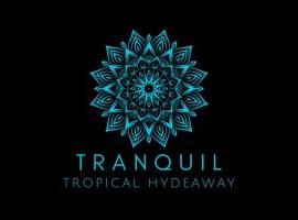 TRANQUIL Tropical Hideaway，位于卡杜韦勒的公寓