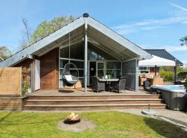 Stunning Home In Gilleleje With Sauna，位于吉利勒杰的酒店