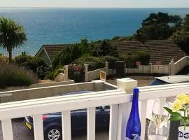 A Beautiful Apartment with Stunning Sea Views & Private Balcony