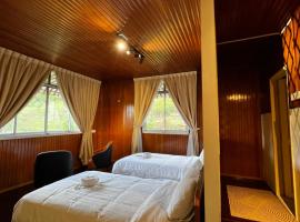 3 Retro-Antique Inspired Interconnected Family Rooms at Country Lodge - Eco Valley Retreat 豐之谷