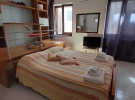 Da Rox (Casa Vacanza) centro Porto Torres，位于托雷斯港的别墅