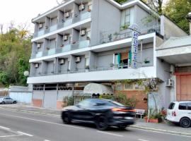 伦巴第大区酒店，位于塞维索的酒店