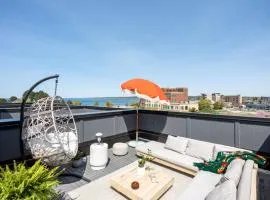 The Loft on Gillis AC Downtown Beach Rooftop