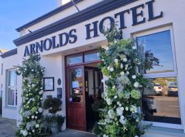 Arnolds Hotel，位于邓法纳希的酒店