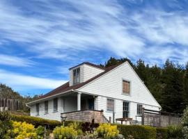 Surfmen's Cottage - Historic Coast Guard property，位于波因特阿里纳的酒店