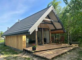 Bajkowy Domek 2 nad rzeką Liwiec，位于沃胡夫的酒店