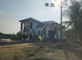 Che Noi Homestay，位于Simpang Renggam的酒店