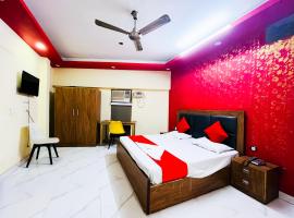 Hotel Bashistha - 2Mint Walk Nizamuddin Railwy，位于新德里哈兹拉特尼萨姆丁火车站附近的酒店