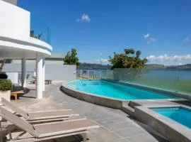 Waimahana - Luxury By The Lake