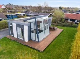 Modern Summer House With Fantastic Skylight,
