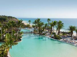 甘迪亚俱乐部公主酒店，位于甘迪亚海滩的带泳池的酒店