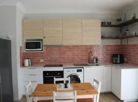 The Woodlands Hideaway - Modern Acreage Guesthouse