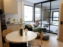 3 Bed 3 Bath / Luxury / 1 min walk to BTS Asok