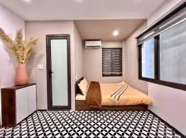 NINE HOUSING 127 Hao Nam