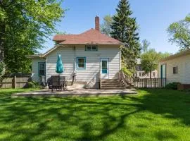 Beautiful vacation rental located 6 blocks from Lake Michigan and Kids Corners Park!