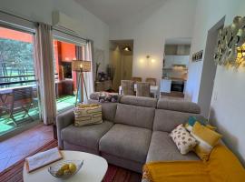 Oasis of Aroeira Golf & Beach House，位于Aroeira的公寓