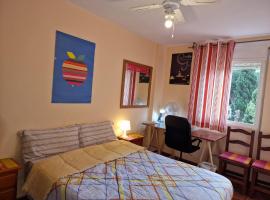 Fuengirola Rooms Boliches Beach，位于福恩吉罗拉的住宿加早餐旅馆