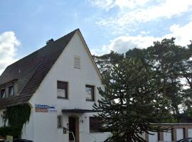 Pension Highway Bielefeld Senner Hellweg，位于比勒费尔德的酒店