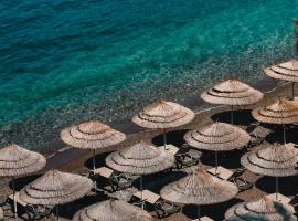 Pilos Suites，位于图兰克的带停车场的酒店