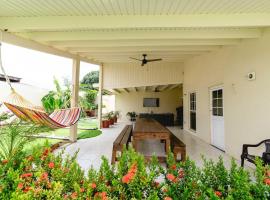 PCH23N- Close to Mangel Halto - Breezy Getaway 3BR，位于Savaneta的度假屋