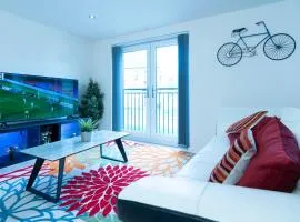 Luxury Ground Floor 2 Bedroom Apartment free WiFi & Parking