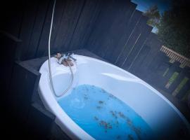 The Stables at Ballyward Croft，位于Ardkeen的酒店