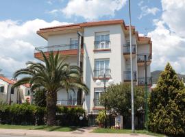 Residence Colibrì Family & Bike，位于洛阿诺的公寓式酒店