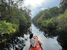 Cakrawala Borneo Tour Tanjung puting，位于Kumai的酒店