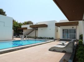 ARS FARMSTAY，位于Munirābād的酒店
