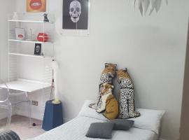 Family home with easy commute to London!，位于克罗伊登波特兰广场附近的酒店