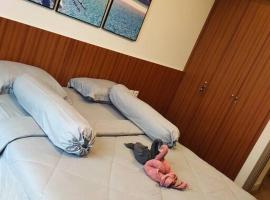 gold coast pik BEACH ROOM 1br netflix wifi sofa bed，位于雅加达的酒店