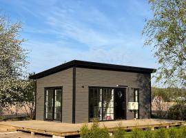 Attefallare i &auml;ppelriket，位于V&aring;nga的木屋