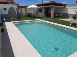 Chalet con piscina privada cerca de la playa